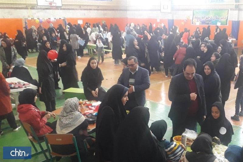 نمایشگاه صنایع دستی دانش آموزان جاجرمی برپا شد