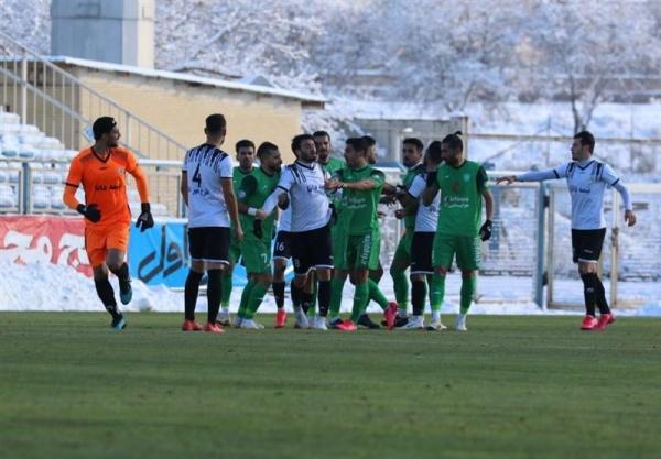 درگیری در پایان دیدار ماشین سازی - نفت مسجدسلیمان درگیری در انتها ملاقات ماشین سازی - نفت مسجدسلیمان