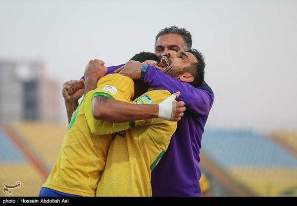 تیم منتخب هفته چهاردهم متمایل به زرد تیم منتخب هفته چهاردهم متمایل به زرد