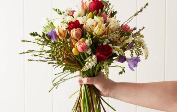 راهنمای خرید برترین دسته گل ها برای کسانی که دوست شان داریم